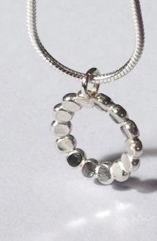 Preview: Blütenblattkette aus Silber