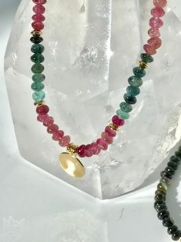 Eine zauberhafte Turmalinkette aus linsenförmigen Turmalinperlen mit einem wunderschönen Farbverlauf