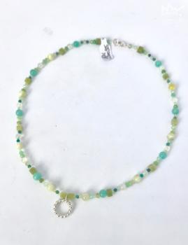 Grüne Edelsteinkette