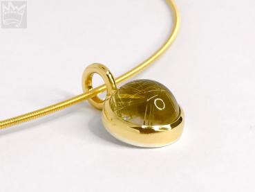 Rutilquarzanhänger mit Goldreif