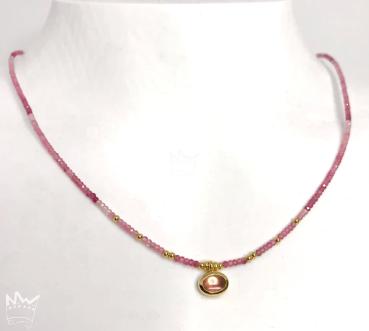 Zarte, rosafarbige Turmalinkette mit 18kt Gelbgold