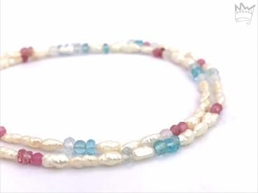 Perlenkette in Pastellfarben