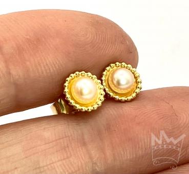 Preview: Zarte Perlenohrstecker in Gelbgold