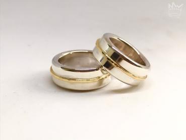 Dicker Silberring mit Goldband