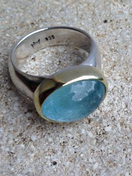 Preview: Blauer Topas auf Silberring in Goldeinfassung