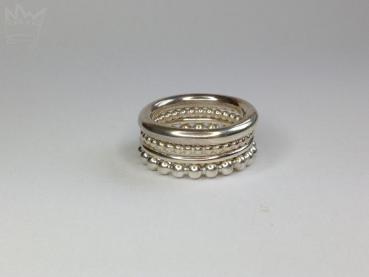 4er Set bestehend aus 2 Glattringen (1,5 und 3mm) und 2 Kugelringen (2 und 3 mm)