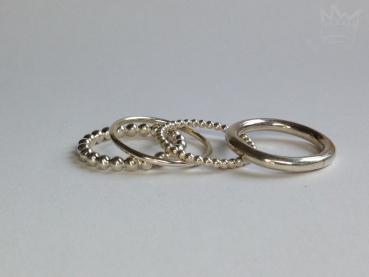 Preview: 4er Set bestehend aus 2 Glattringen (1,5 und 3mm) und 2 Kugelringen (2 und 3 mm)