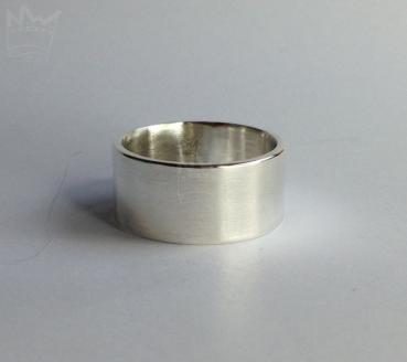 Breiter gerader Bandring aus Silber