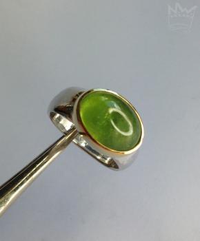 Preview: Silberring mit Peridot in Goldeinfassung