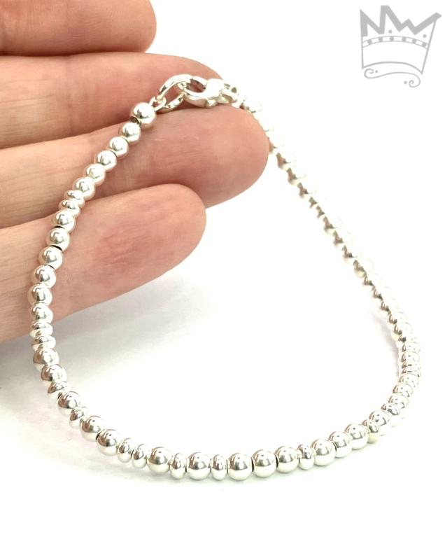 Armband aus Silberperlen und - linsen
