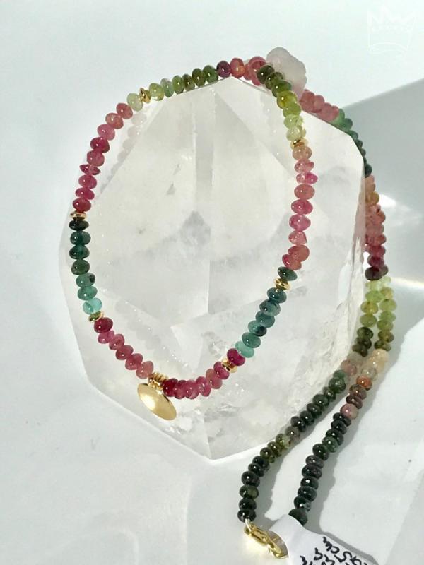 Eine zauberhafte Turmalinkette aus linsenförmigen Turmalinperlen mit einem wunderschönen Farbverlauf