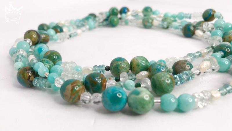 Edelsteinkette in Meeresfarben
