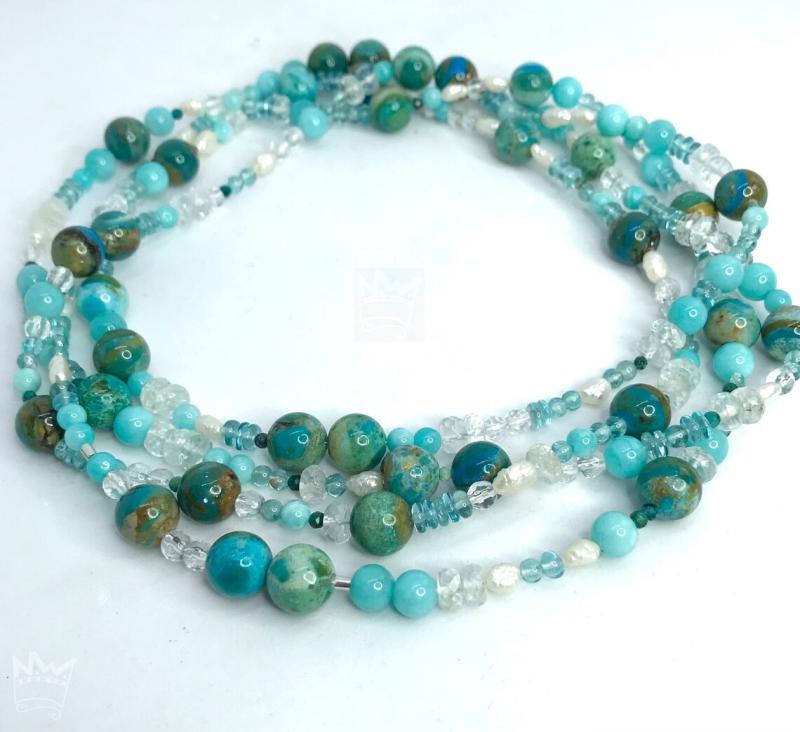 Edelsteinkette in Meeresfarben
