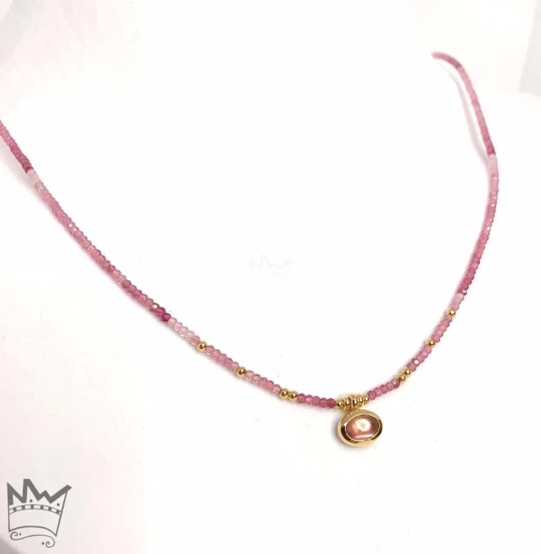 Zarte, rosafarbige Turmalinkette mit 18kt Gelbgold