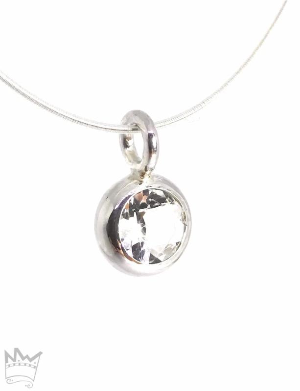 Bergkristallanhänger an Silberreif