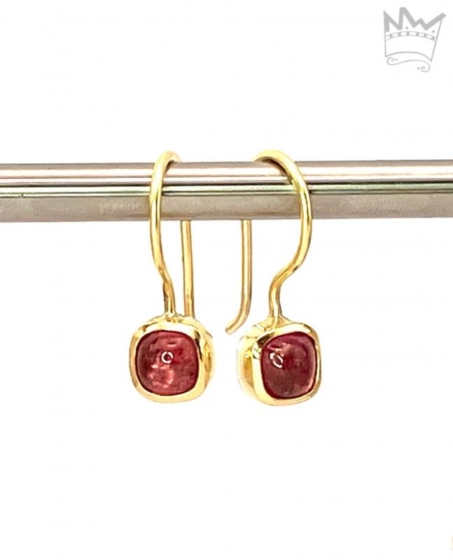 Rosafarbige Turmalinohrhänger in Gelbgold