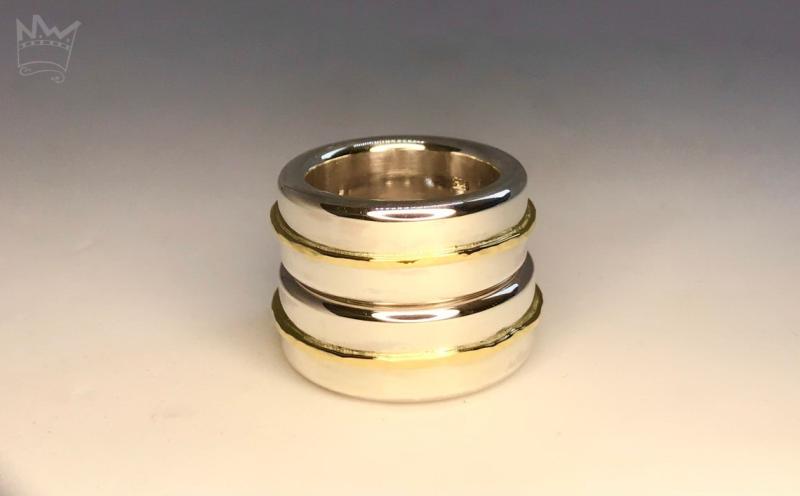 Dicker Silberring mit Goldband