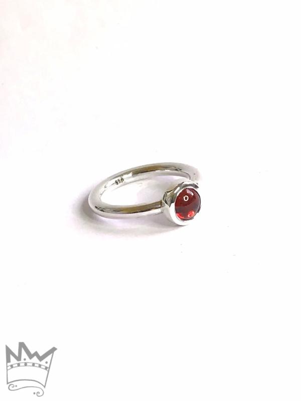 Granatring in Silber