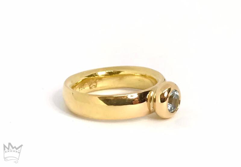 Aquamarin Ring in 18kt Gelbgold